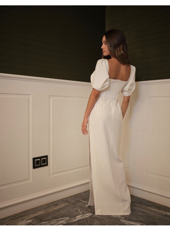 Robe longue blanche à manches courtes bouffantes