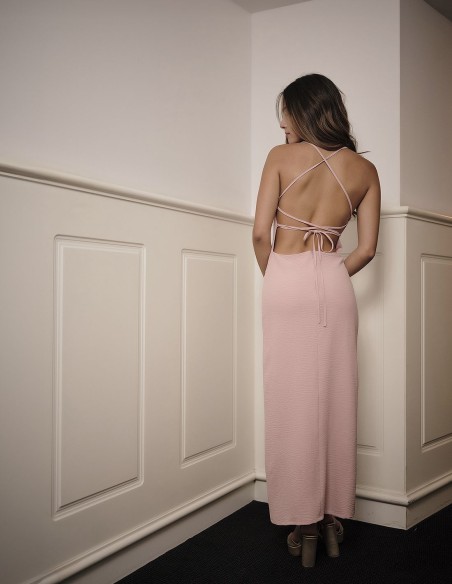Robe midi rose poudré avec dos ouvert