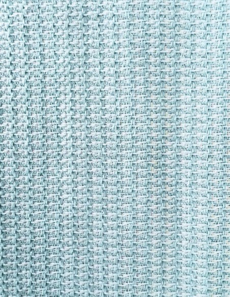 Chaqueta corta con tejido de tweed y botones dorados.