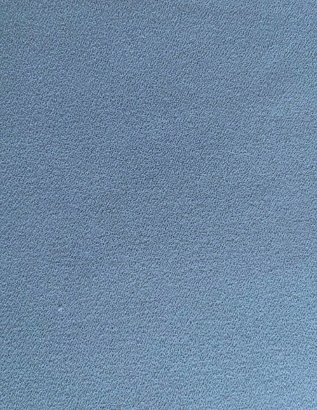 Fluid party trousers for special occasions.