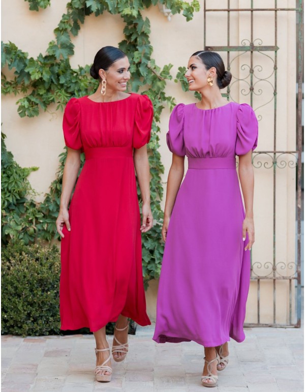 Vestido midi evasé de cuerpo drapeado con manga corta...