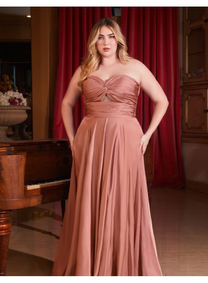 Robe longue de fête en satin avec encolure...