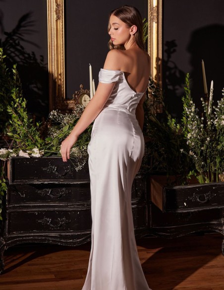 Vestido largo de fiesta con tejido satinado y corsé.