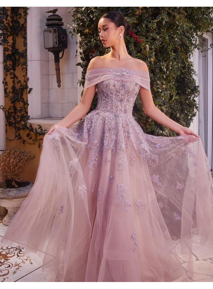 Long party dress with floral embroidery and sweetheart neckline and removable sash