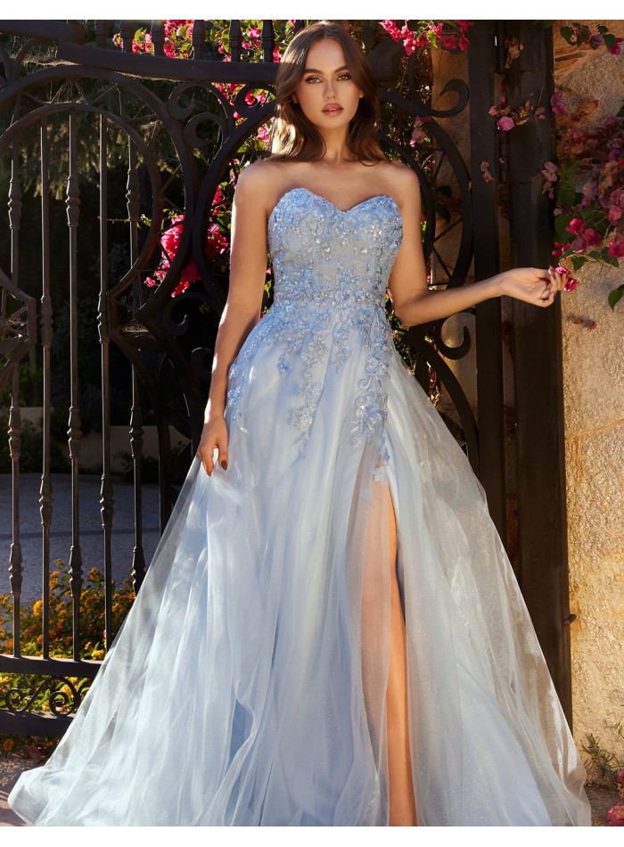 Vestido de fiesta largo con corpiño y bordados...