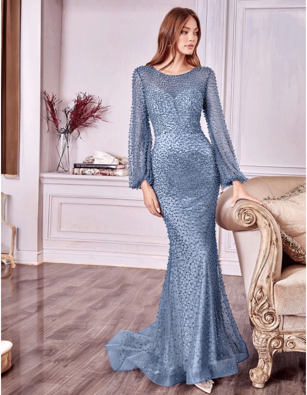 Vestido de fiesta Largo con transparencias cubierto de perlitas