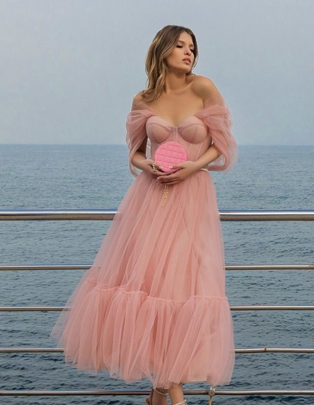 Robe de soirée midi avec manches en tulle et corset