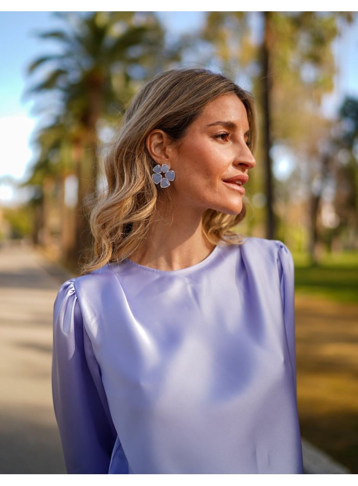 Chemisier en satin à manches françaises avec...