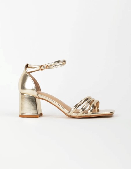 Sandalias Doradas de Tacón Bajo