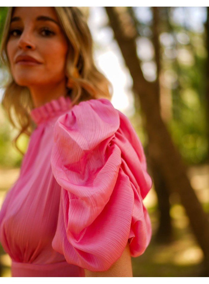 Vestido midi de fiesta plisado con manga corta...