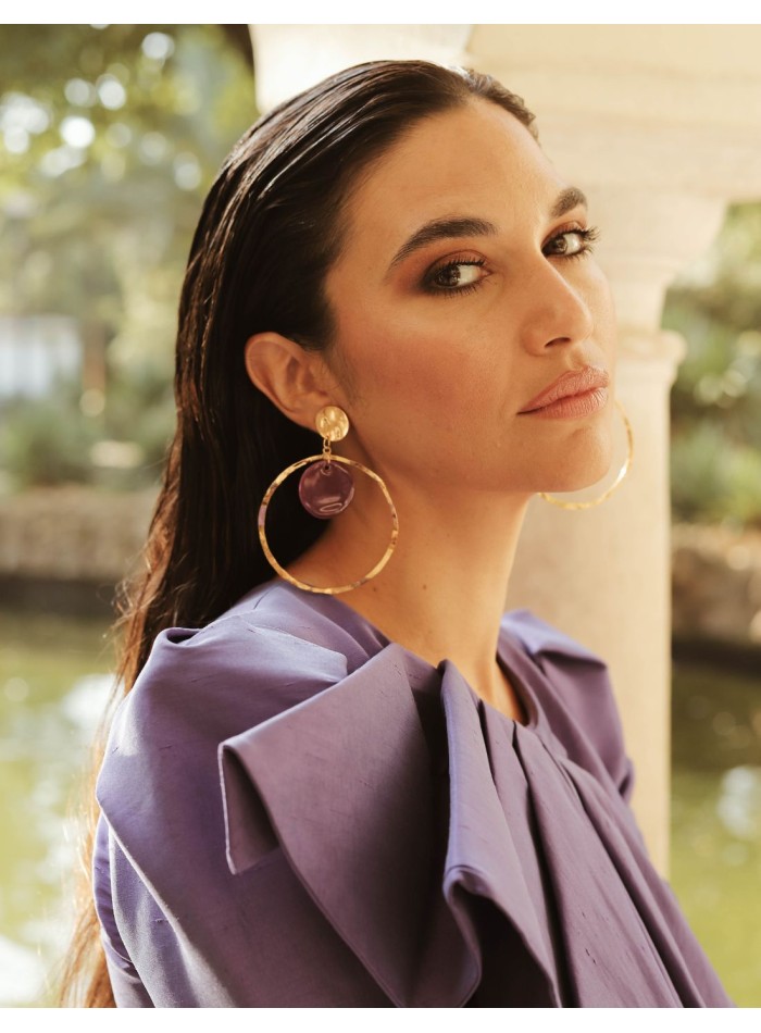 Pendientes de fiesta circulo dorado con detalle...