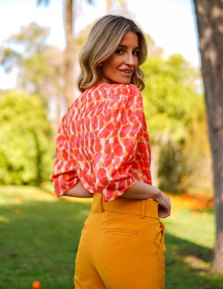 Chemisier de fête avec tissu imprimé et manches françaises