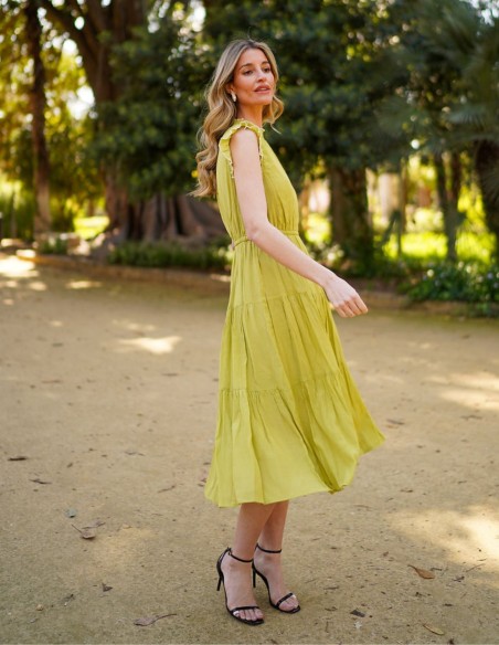 Vestido midi de fiesta sin mangas con escote cerrado