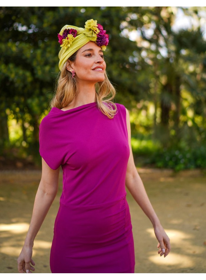 Robe de soirée midi aubergine avec fente latérale