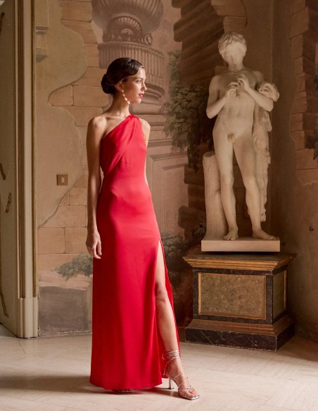 Robe longue de soirée avec cape et bretelles croisées dans le dos