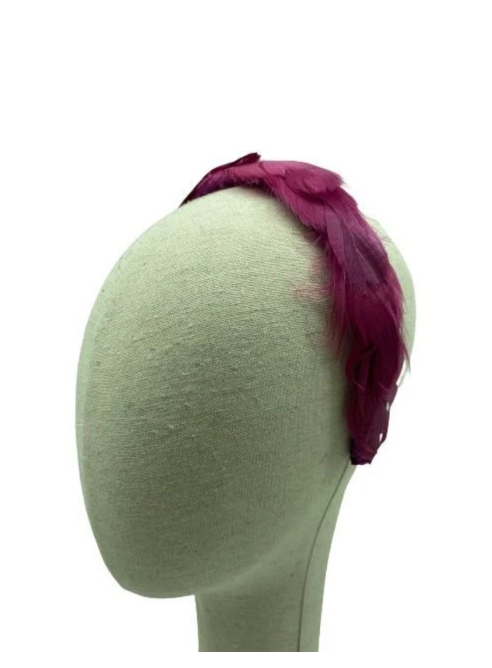 Diadema de terciopelo con plumas naturales