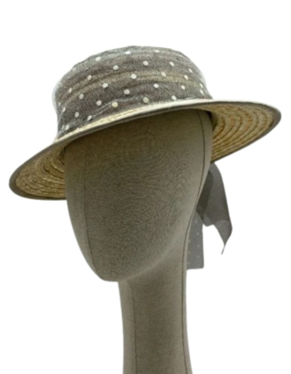 Canotier with plumeti tulle