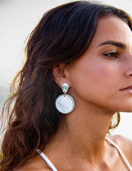 Pendientes medalla largos con cerámica esmaltada