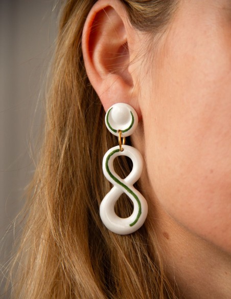 Pendientes largos infinito de cerámica esmaltada verde