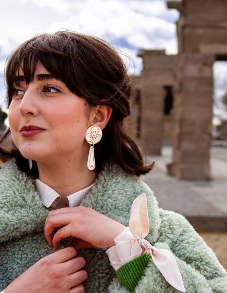 Long earrings in porcelain painted in gold