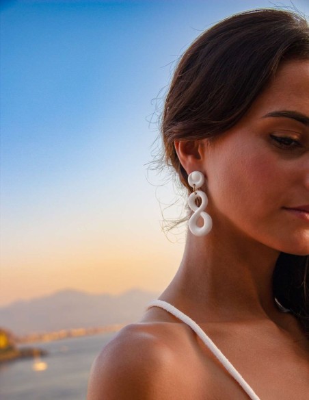 Boucle d'oreilles infinity party en porcelaine blanche et céramique émaillée
