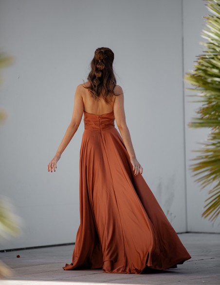 Robe longue de soirée en satin avec encolure cache-coeur et détails drapés - PERFECT GUEST