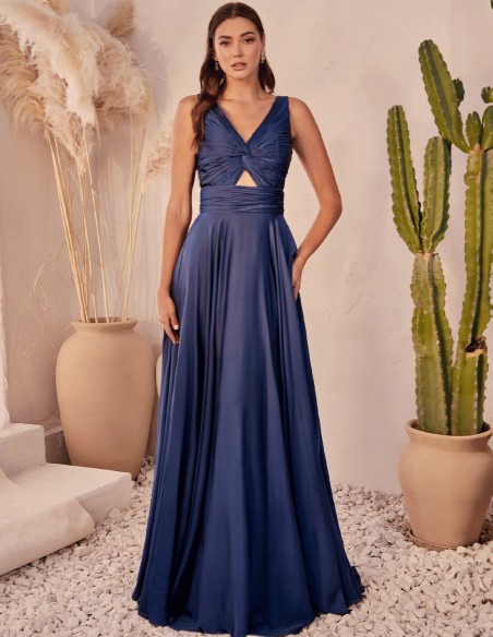 Robe longue de fête en satin avec encolure drapée à bretelles spaghetti