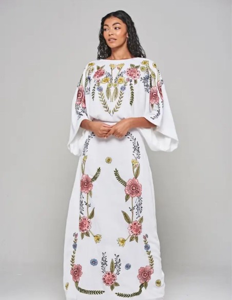 Longue robe tunique brodée de fleurs au dos noué