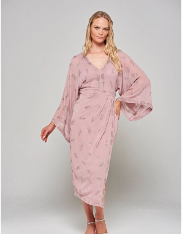 Vestido midaxi con manga murciélago bordado de pedrería rosa 2