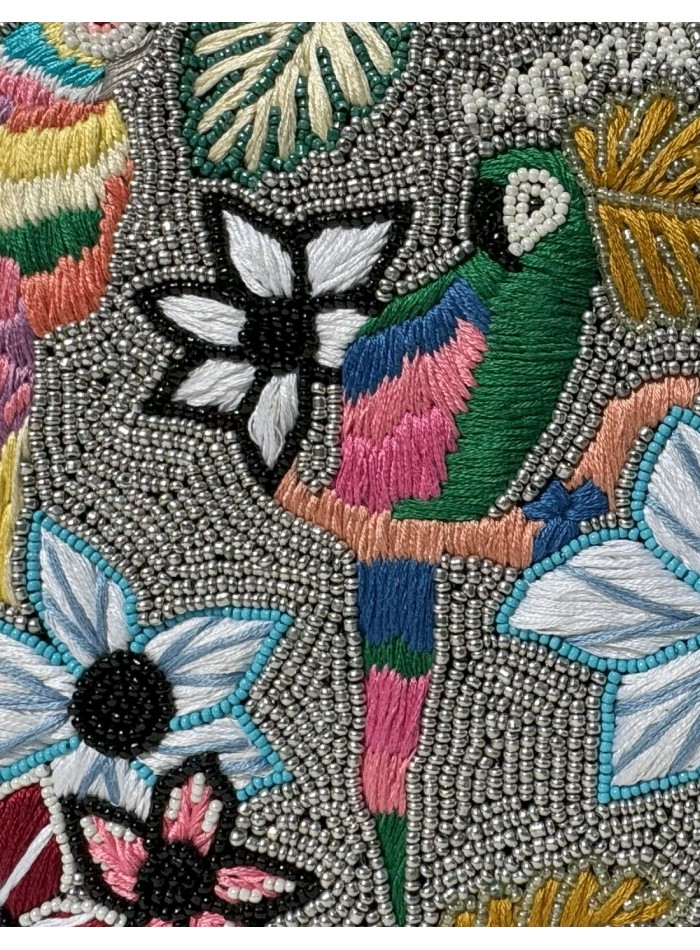 Bolso de mano con flores y pájaros bordados: un jardín en tu estilo