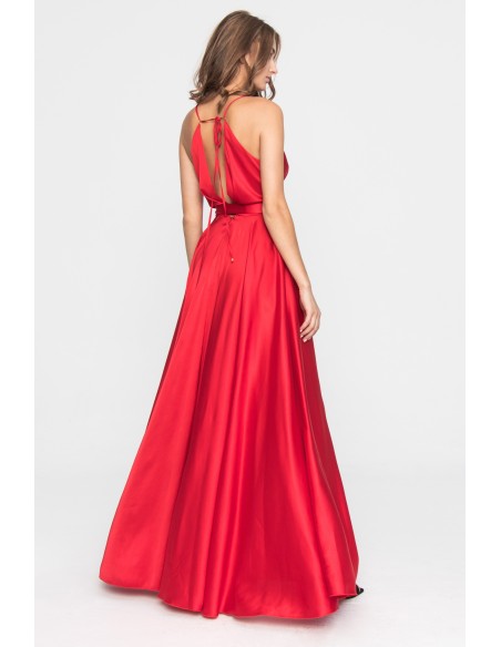 Robe longue rouge avec bretelles spaghetti et jupe à volants