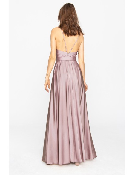 Robe longue en satin mauve avec décolleté en V et fente latérale