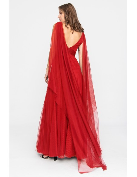 Long red tulle dress with V-neckline and side slit