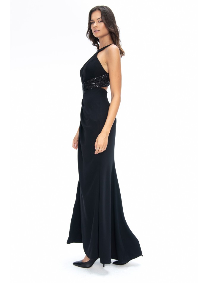 Vestido negro largo de crepé con escote halter...