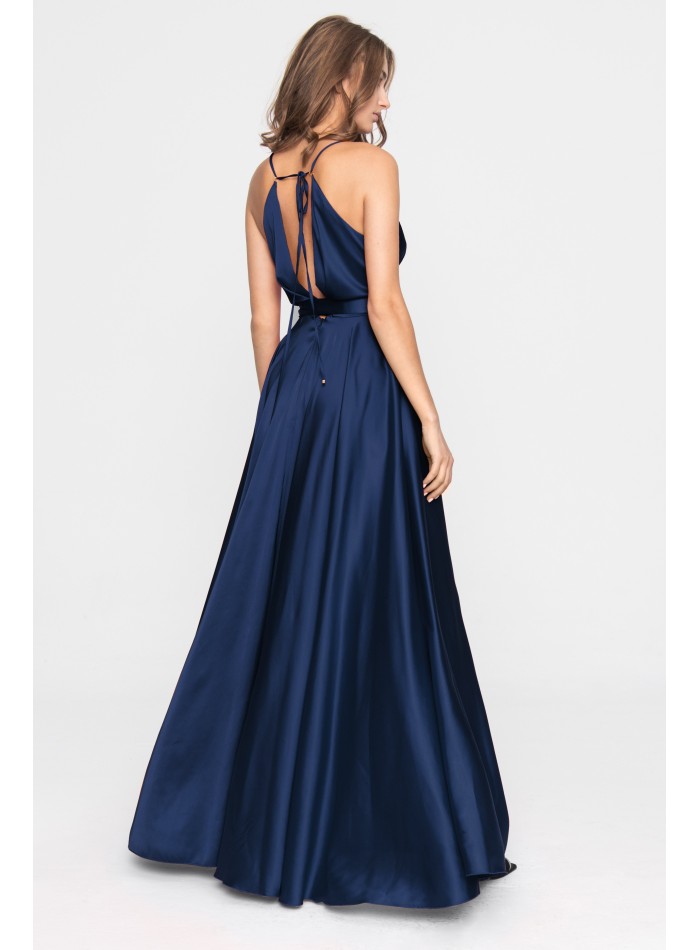 Robe longue de fête en satin avec encolure...
