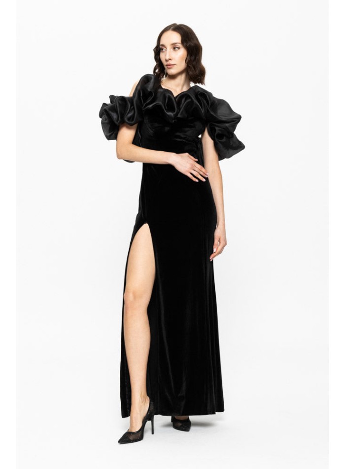 Robe longue de soirée noire avec volume et fente