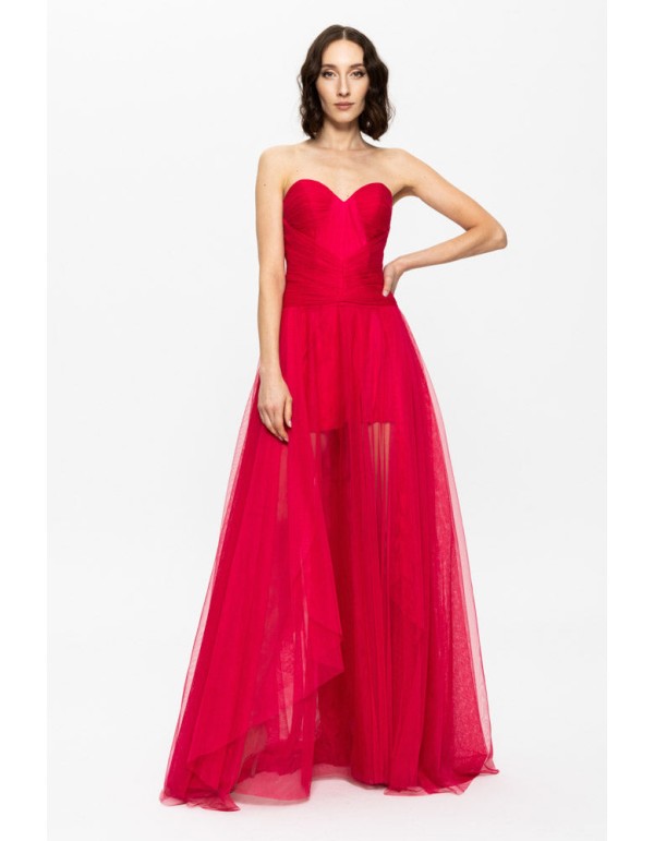 Robe de bal rouge avec encolure cache-coeur et jupe en tulle