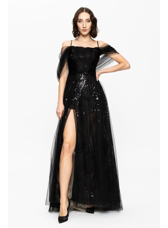 Robe longue de soirée noire avec sequins brodés...