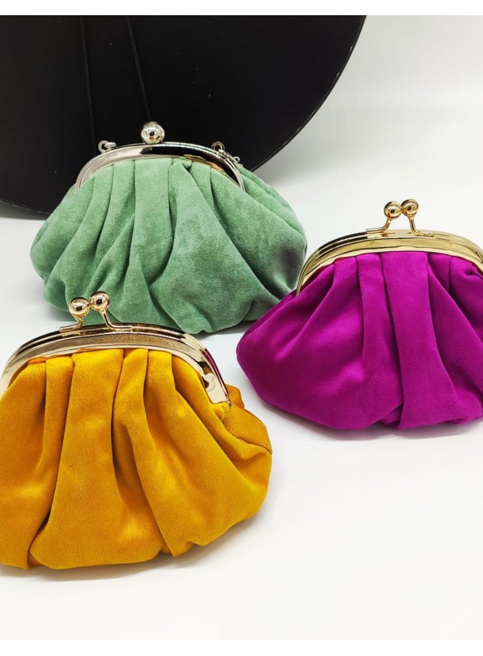 Sac à escarpins en daim froissé avec fermoir...