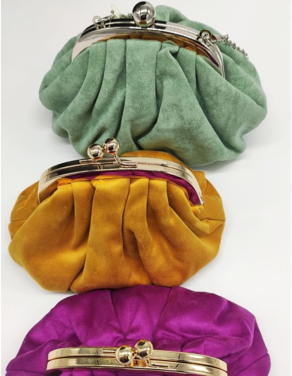 Sac à escarpins en daim froissé avec fermoir métallique 2