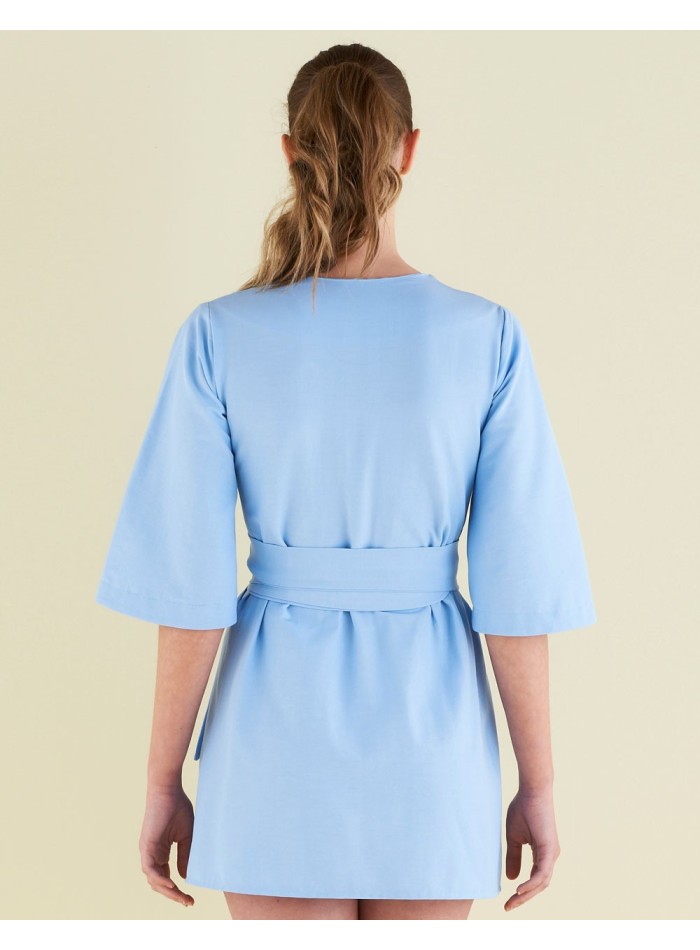 kimono azul claro y mangas 3/4 de Coco Veve