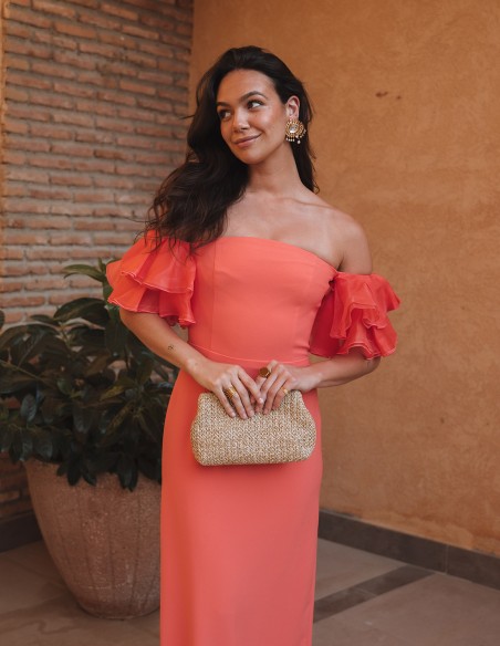 Bolso de rafia estilo saco con cadena