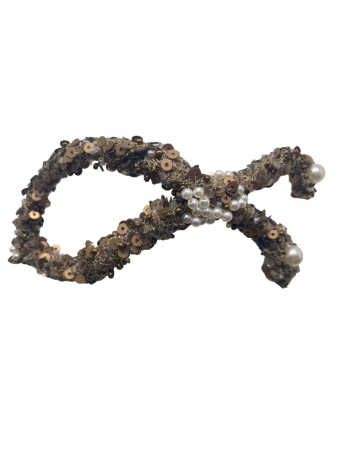 Coiffe fantaisie avec paillettes et perles...