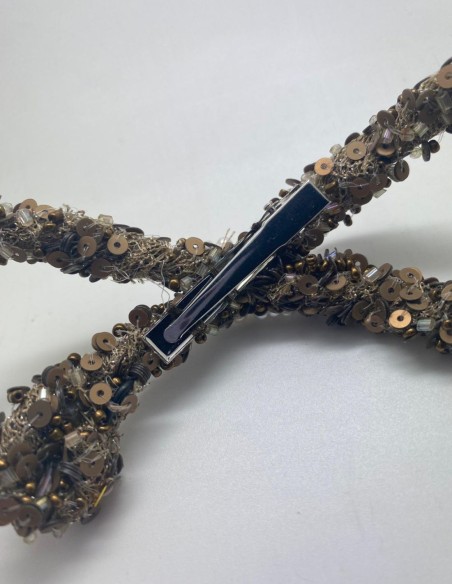 Tocado fantasía con lentejuela oro viejo y perlitas