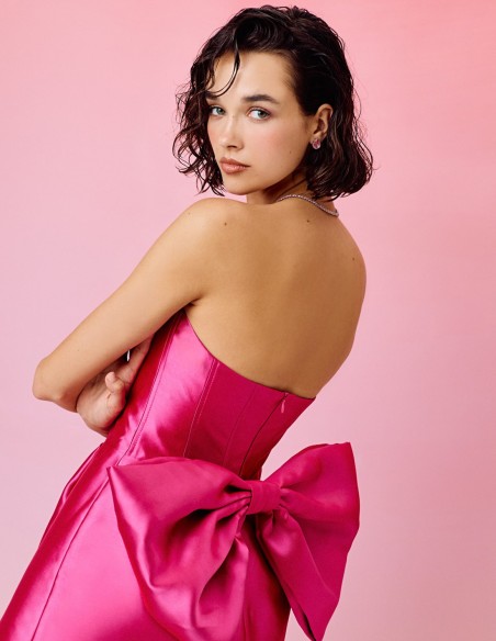 Vestido mini con escote palabra de honor y maxi lazo