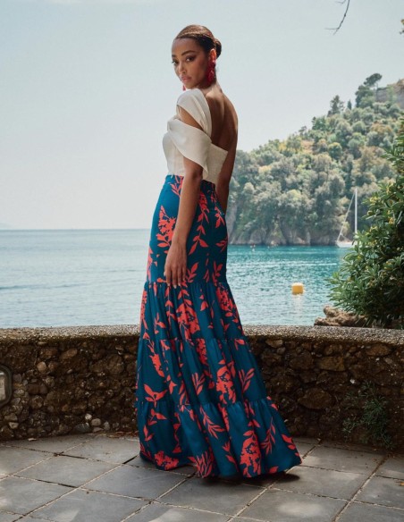 Long party skirt with floral print and ruffles