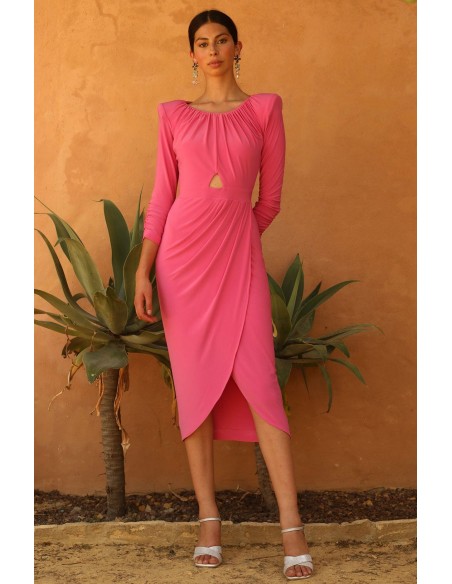 Vestido midi para invitada con manga larga y cut-out en la cintura