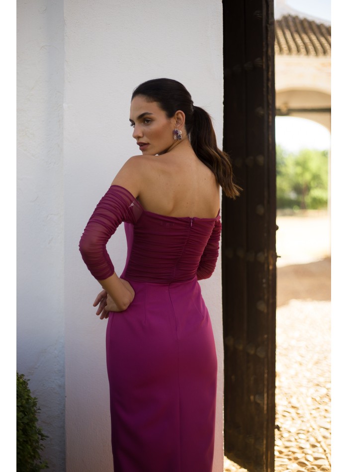 Robe de soirée en vin avec encolure bandeau et...