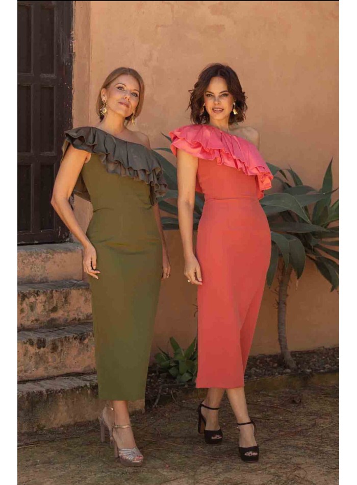 Vestido de fiesta midi con maxi volante de satén