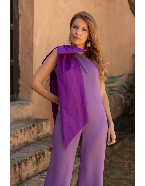 Mono de fiesta largo morado con maxi lazada al hombro